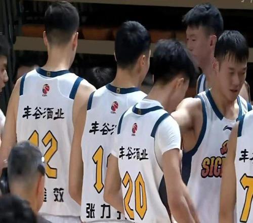 特尔施特根,回归训练场,与队友并肩,米兰体育官网,MILAN,Sports,足球直播,篮球赛事,体育高清,NBA直播